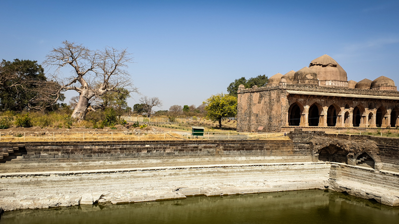 Darya Khan's mosque outside the complex
